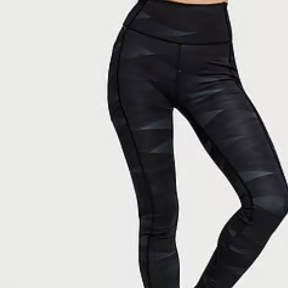 Victoria Secret Sport Set - Picture 3 of 6